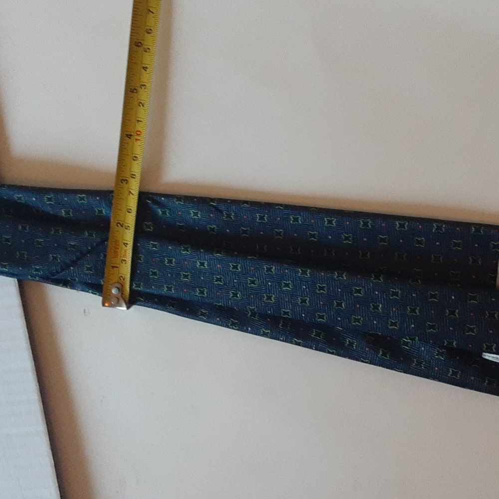 Elegant Blue Patterned Men's Neck Tie - Picture 6 of 8